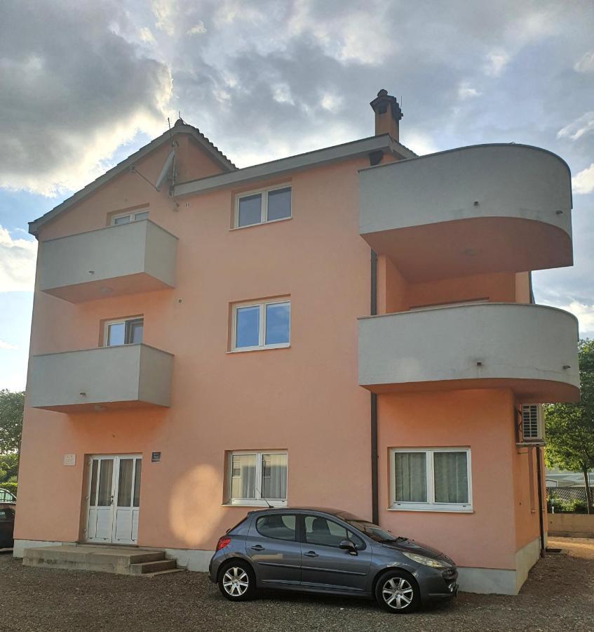 Apartment Rados Dugopolje Exterior foto